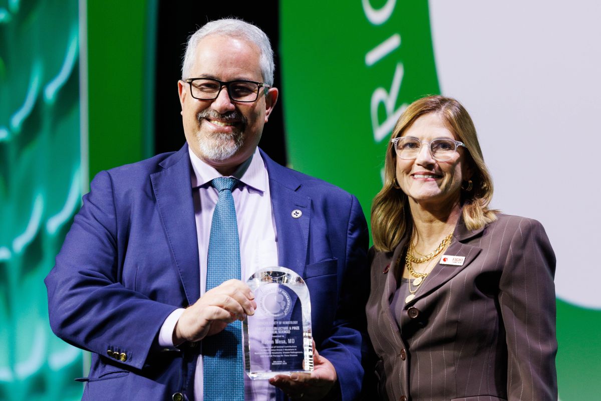 Dr. Reuben Mesa Receives an Ernest Beutler Lecture and Prize