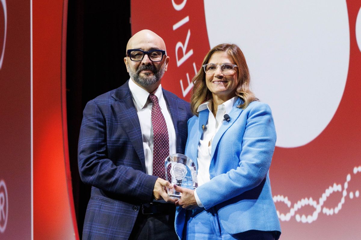 Dr. Jorge Di Paola Receives a 2025 ASH Mentor Award