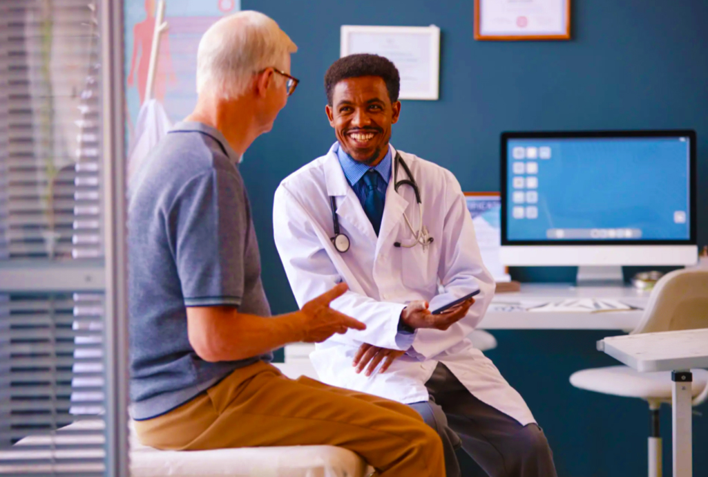 Patient_Consulting_Doctor_2